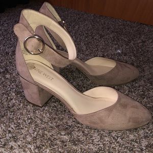 Nine West Small Nude Heel!